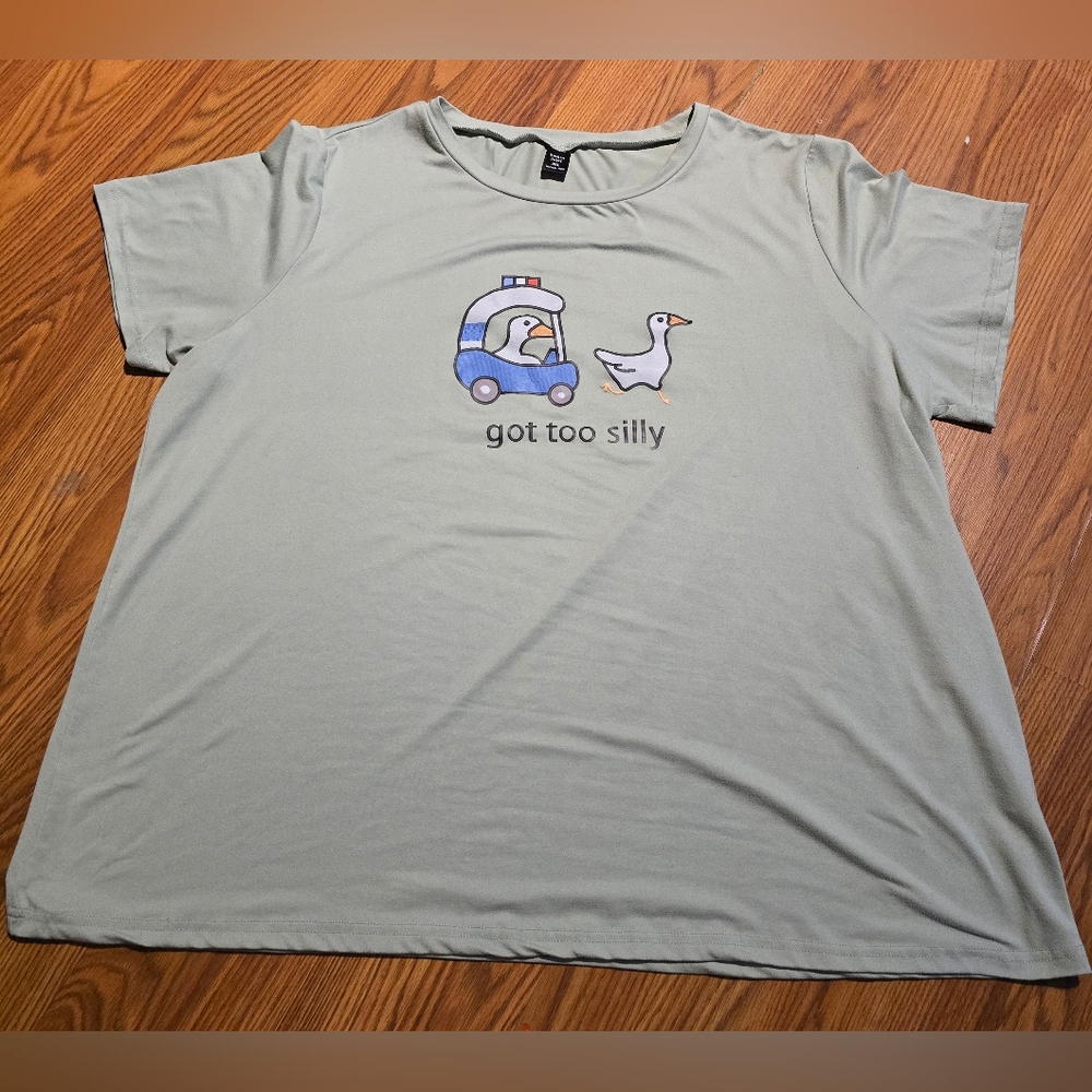 SHEIN Curve Goose Tee